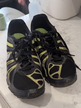 Nike Men's Athletic Shoes Black and Lime Green